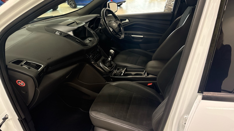 Ford Kuga 2.0 TDCi 180 ST-Line 5dr Diesel Estate - Image 50