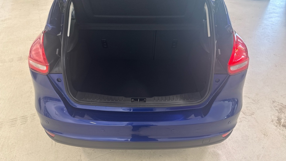 Ford Focus 1.0 EcoBoost 125 Titanium 5dr Petrol Hatchback - Image 4
