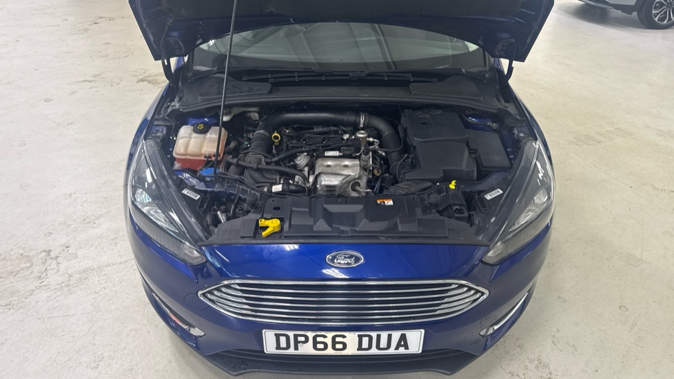 Ford Focus 1.0 EcoBoost 125 Titanium 5dr Petrol Hatchback - Image 8