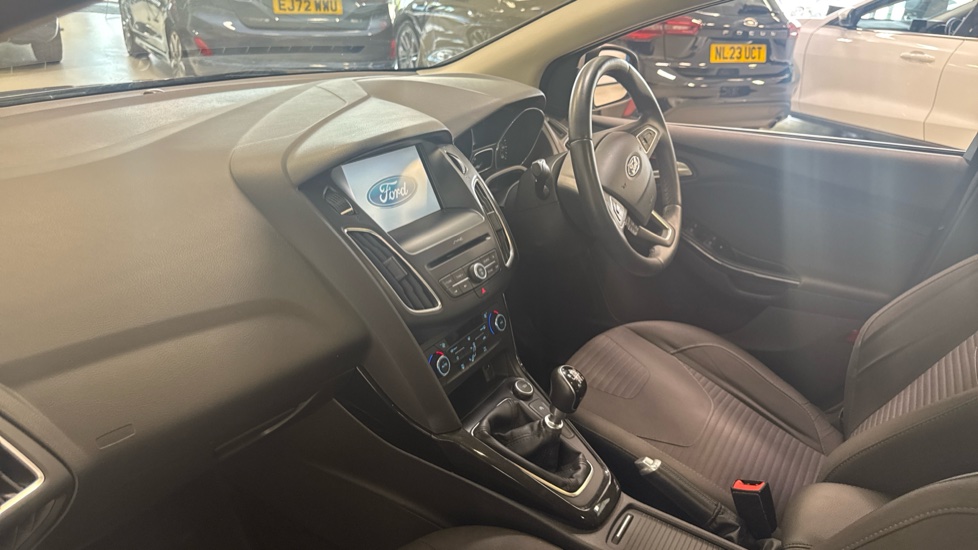 Ford Focus 1.0 EcoBoost 125 Titanium 5dr Petrol Hatchback - Image 9