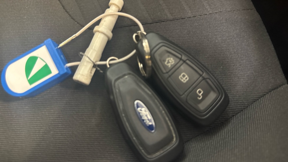 Ford Focus 1.0 EcoBoost 125 Titanium 5dr Petrol Hatchback - Image 19