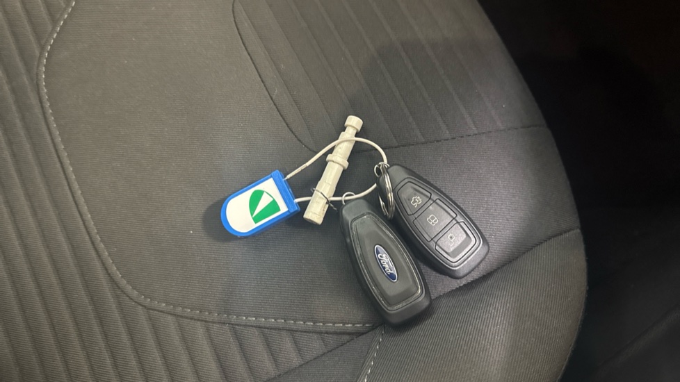 Ford Focus 1.0 EcoBoost 125 Titanium 5dr Petrol Hatchback - Image 20