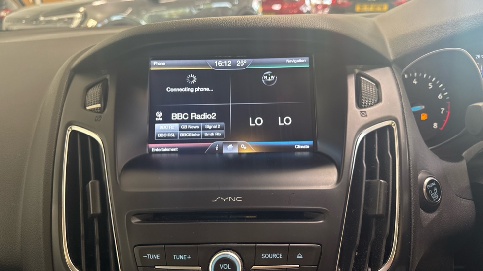 Ford Focus 1.0 EcoBoost 125 Titanium 5dr Petrol Hatchback - Image 21