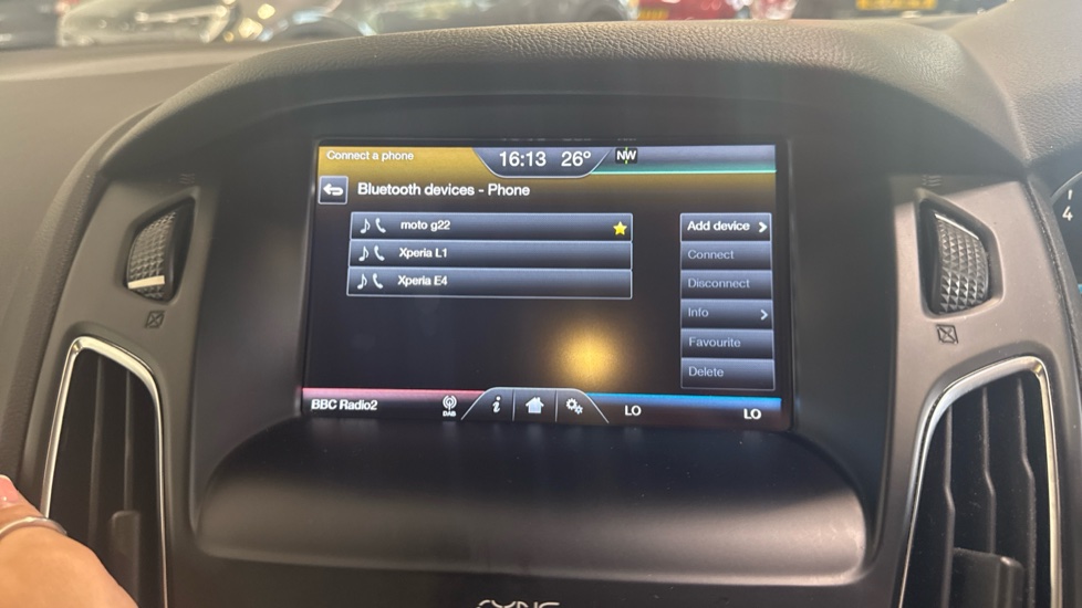 Ford Focus 1.0 EcoBoost 125 Titanium 5dr Petrol Hatchback - Image 23
