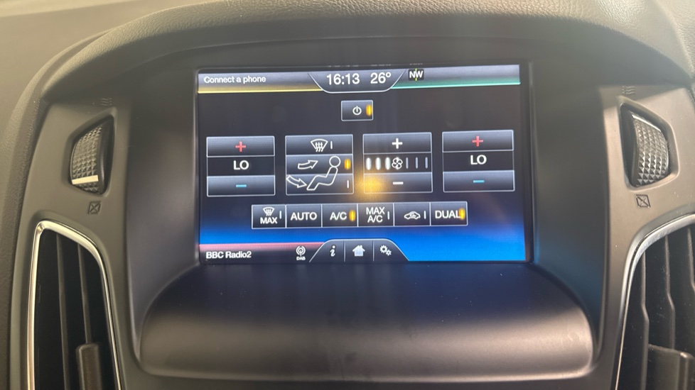 Ford Focus 1.0 EcoBoost 125 Titanium 5dr Petrol Hatchback - Image 26