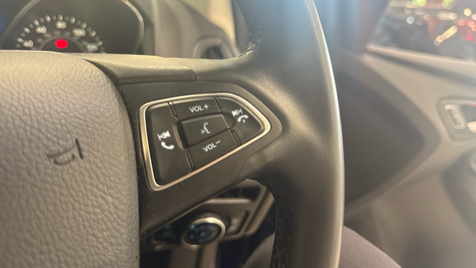 Ford Focus 1.0 EcoBoost 125 Titanium 5dr Petrol Hatchback - Image 37