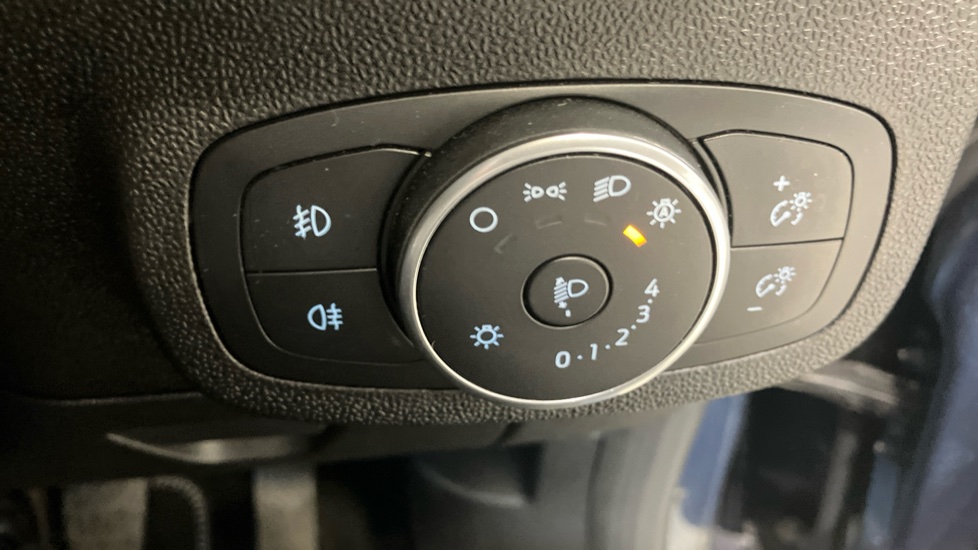 Ford Fiesta 1.0 EcoBoost Titanium 5dr Petrol Hatchback - Image 30