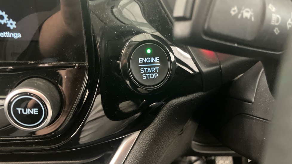 Ford Fiesta 1.0 EcoBoost Titanium 5dr Petrol Hatchback - Image 31
