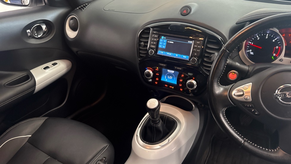 Nissan Juke 1.5 dCi Tekna 5dr Diesel Hatchback - Image 14