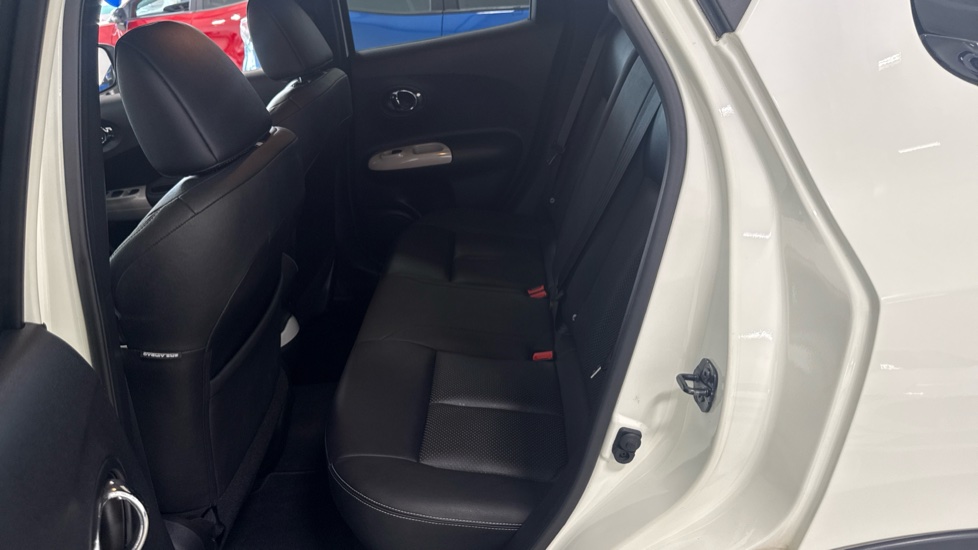Nissan Juke 1.5 dCi Tekna 5dr Diesel Hatchback - Image 16