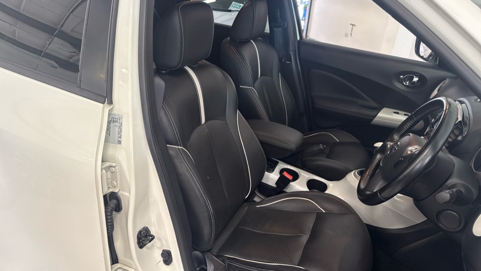 Nissan Juke 1.5 dCi Tekna 5dr Diesel Hatchback - Image 21