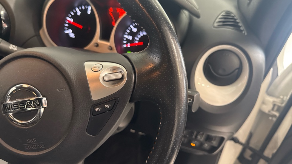 Nissan Juke 1.5 dCi Tekna 5dr Diesel Hatchback - Image 24