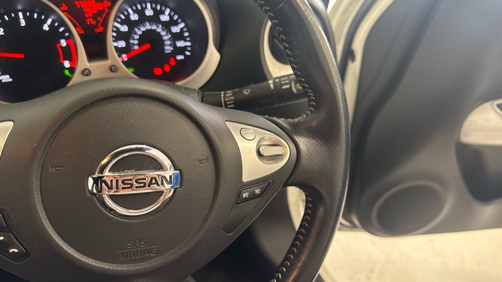 Nissan Juke 1.5 dCi Tekna 5dr Diesel Hatchback - Image 28