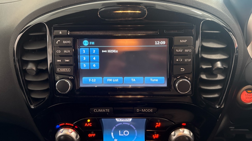 Nissan Juke 1.5 dCi Tekna 5dr Diesel Hatchback - Image 29
