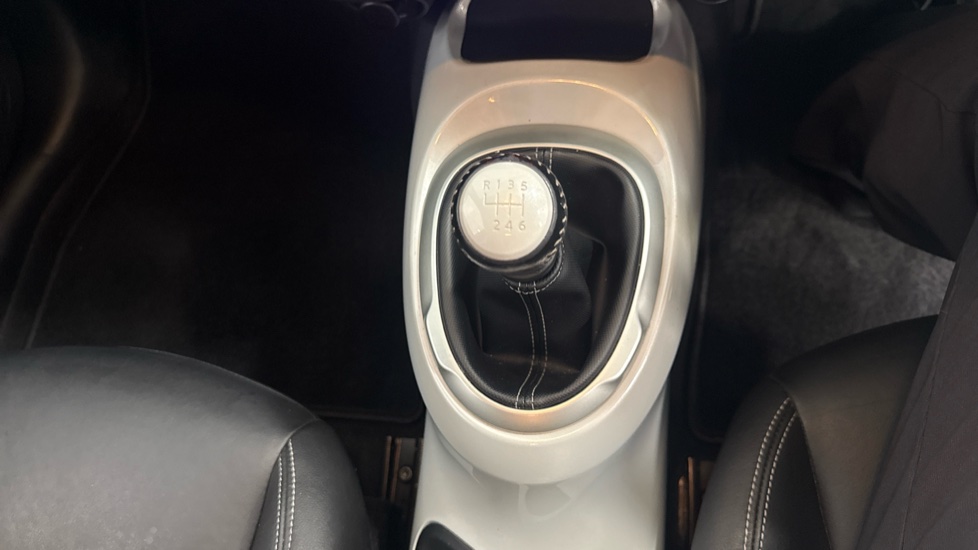 Nissan Juke 1.5 dCi Tekna 5dr Diesel Hatchback - Image 31