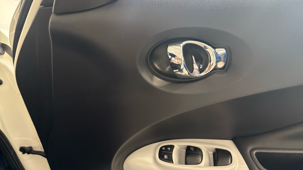Nissan Juke 1.5 dCi Tekna 5dr Diesel Hatchback - Image 36