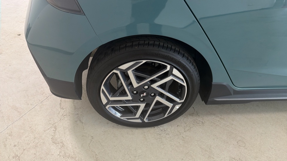 Hyundai i20 1.0T GDi N Line S 5dr DCT Petrol Hatchback - Image 22