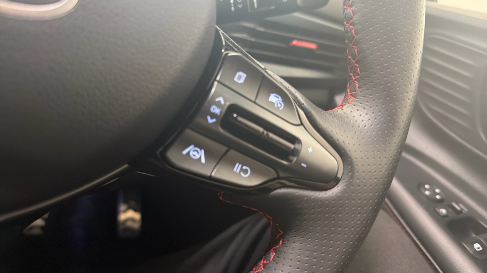 Hyundai i20 1.0T GDi N Line S 5dr DCT Petrol Hatchback - Image 39