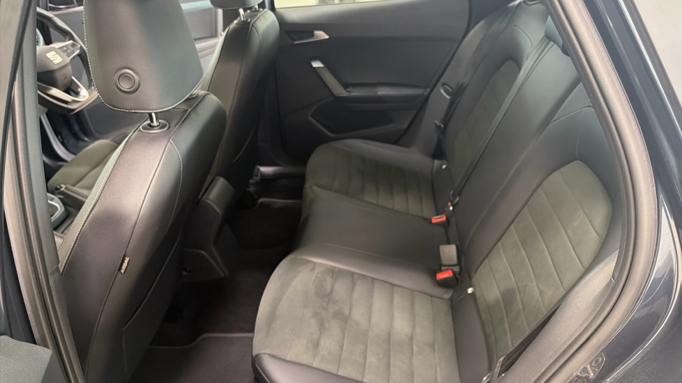 SEAT Arona 1.0 TSI 110 XPERIENCE Lux 5dr DSG Petrol Hatchback - Image 16
