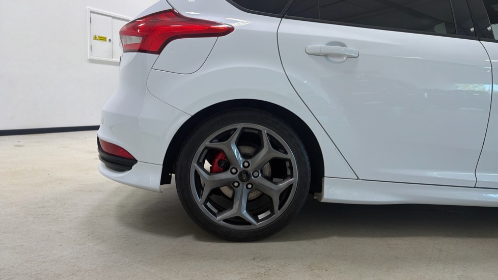Ford Focus ST 2.0 TDCi 185 ST-3 5dr Diesel Hatchback - Image 7