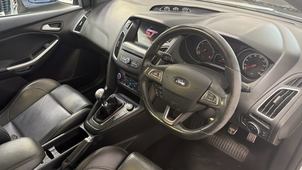 Ford Focus ST 2.0 TDCi 185 ST-3 5dr Diesel Hatchback - Image 11