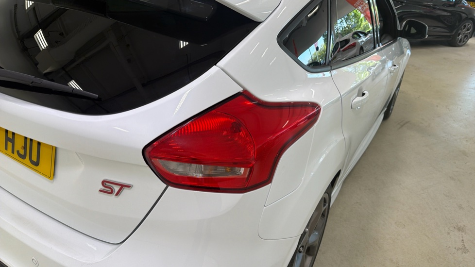 Ford Focus ST 2.0 TDCi 185 ST-3 5dr Diesel Hatchback - Image 28