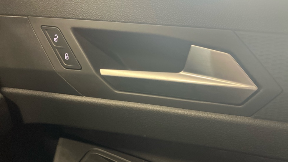 Ford Tourneo Connect 2.0 EcoBlue Titanium 5dr Diesel Estate - Image 34