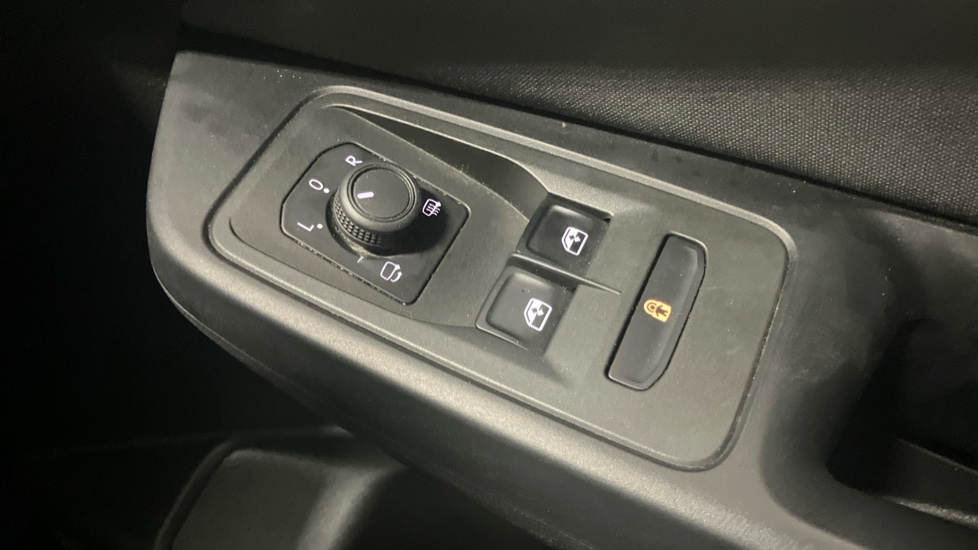 Ford Tourneo Connect 2.0 EcoBlue Titanium 5dr Diesel Estate - Image 35
