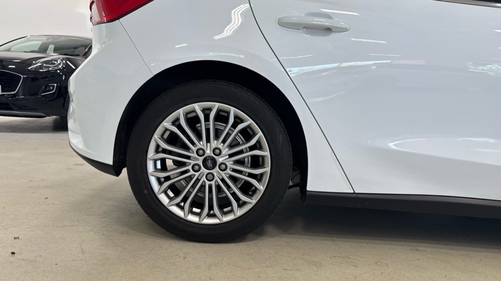 Ford Focus 1.0 EcoBoost Hybrid mHEV 125 Titanium X Ed 5dr Petrol Hatchback - Image 7