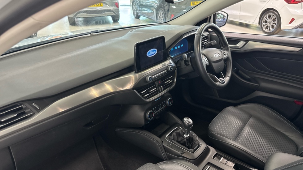Ford Focus 1.0 EcoBoost Hybrid mHEV 125 Titanium X Ed 5dr Petrol Hatchback - Image 9