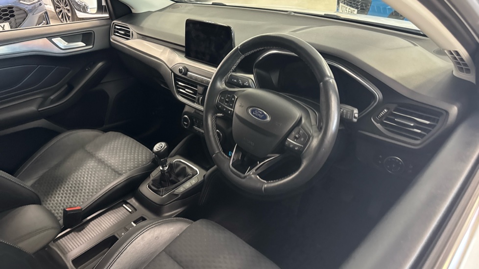 Ford Focus 1.0 EcoBoost Hybrid mHEV 125 Titanium X Ed 5dr Petrol Hatchback - Image 11