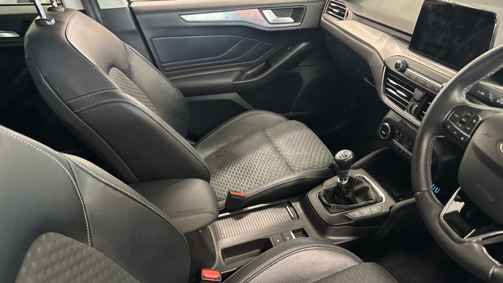 Ford Focus 1.0 EcoBoost Hybrid mHEV 125 Titanium X Ed 5dr Petrol Hatchback - Image 14