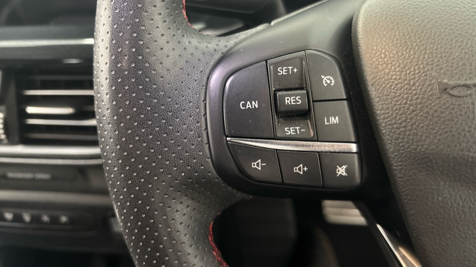 Ford Focus 1.0 EcoBoost Hybrid mHEV 155 ST-Line X 5dr Auto Petrol Estate - Image 25