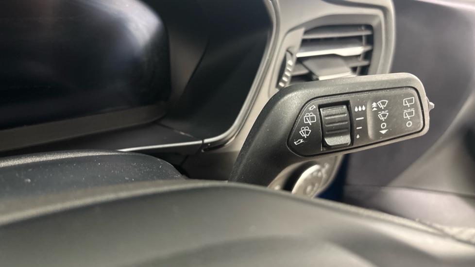 Ford Focus 1.0 EcoBoost Hybrid mHEV 155 ST-Line X 5dr Auto Petrol Estate - Image 27