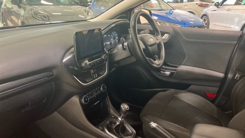 Ford Puma 1.0 EcoBoost Hybrid mHEV Titanium 5dr Petrol Hatchback - Image 9