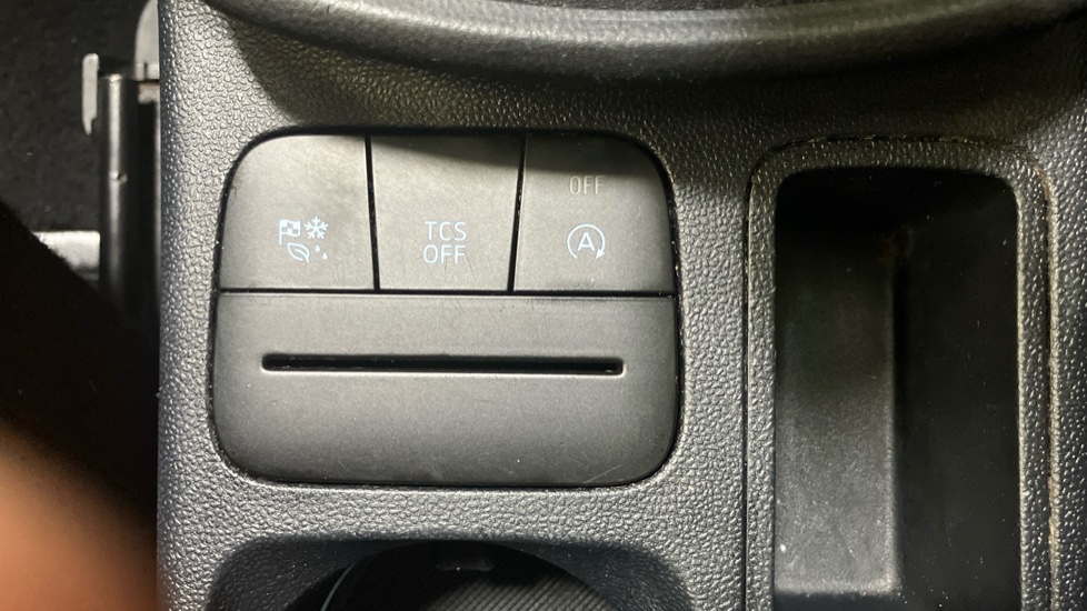 Ford Puma 1.0 EcoBoost Hybrid mHEV Titanium 5dr Petrol Hatchback - Image 19
