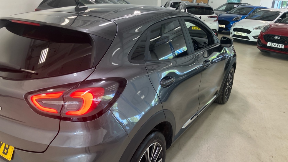 Ford Puma 1.0 EcoBoost Hybrid mHEV Titanium 5dr Petrol Hatchback - Image 34
