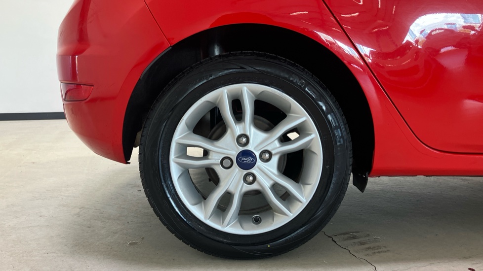 Ford Fiesta 1.25 82 Zetec 5dr Petrol Hatchback - Image 7