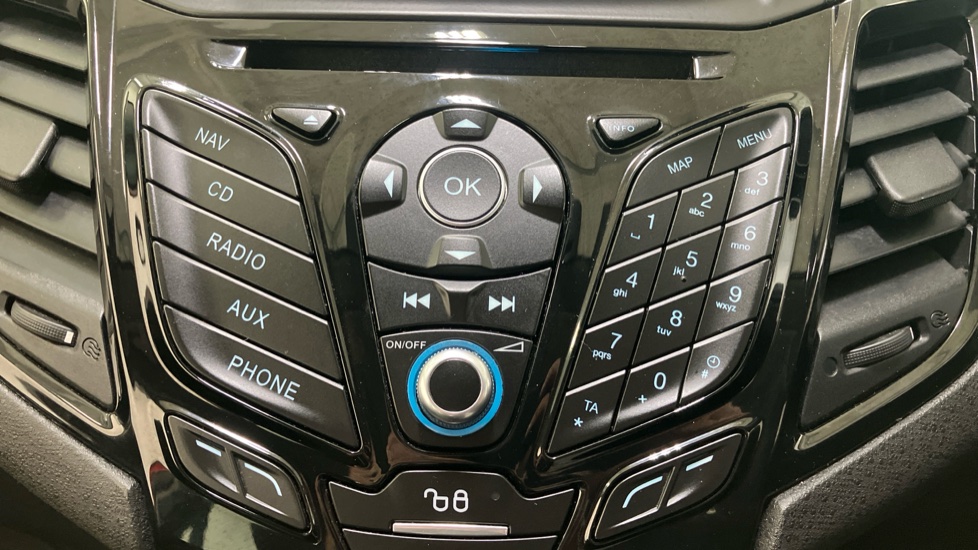 Ford Fiesta 1.25 82 Zetec 5dr Petrol Hatchback - Image 22