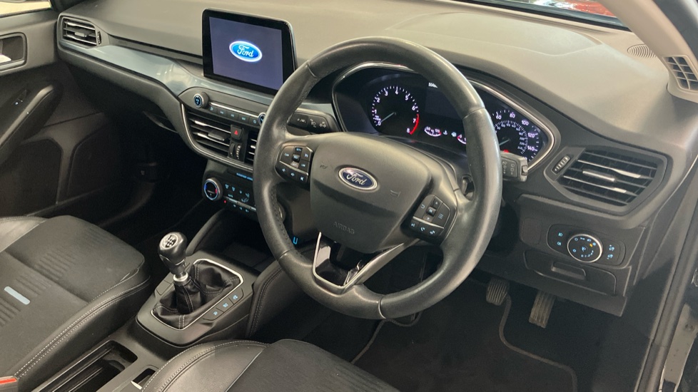 Ford Focus 1.0 EcoBoost 125 Active X 5dr Petrol Hatchback - Image 11