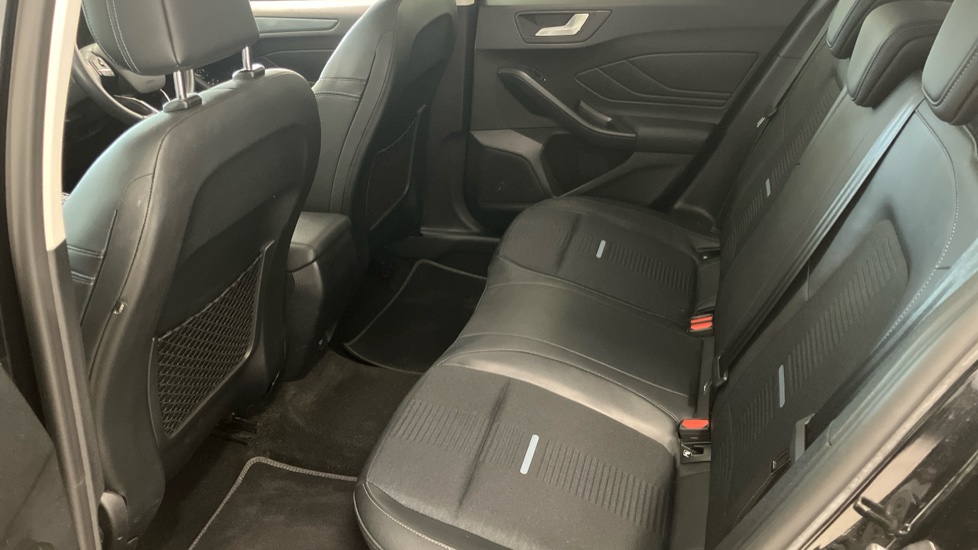 Ford Focus 1.0 EcoBoost 125 Active X 5dr Petrol Hatchback - Image 16