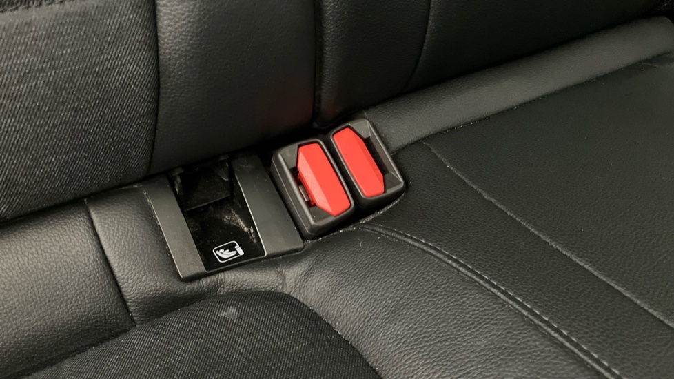 Ford Focus 1.0 EcoBoost 125 Active X 5dr Petrol Hatchback - Image 17