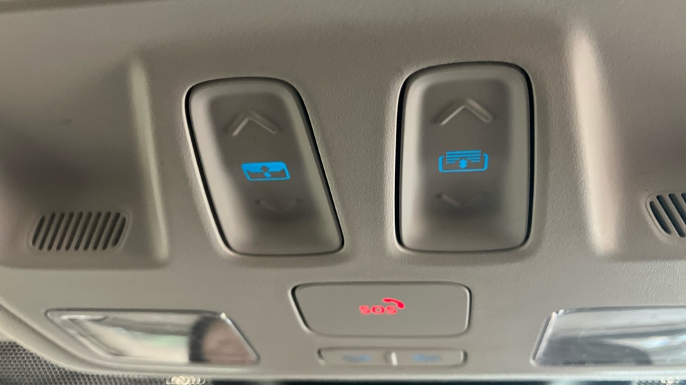Ford Focus 1.0 EcoBoost 125 Active X 5dr Petrol Hatchback - Image 27