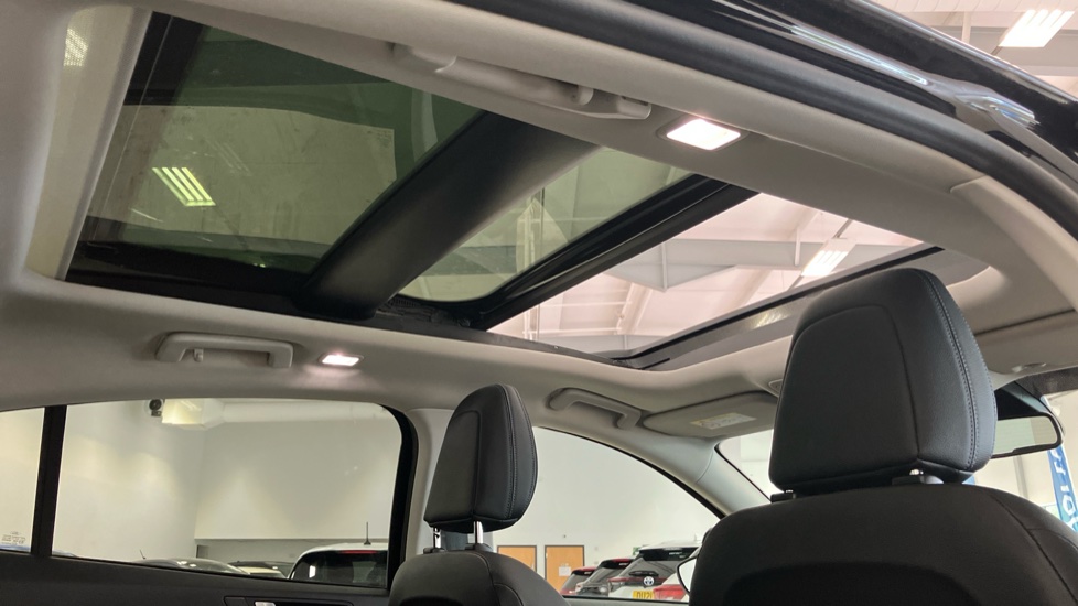 Ford Focus 1.0 EcoBoost 125 Active X 5dr Petrol Hatchback - Image 31