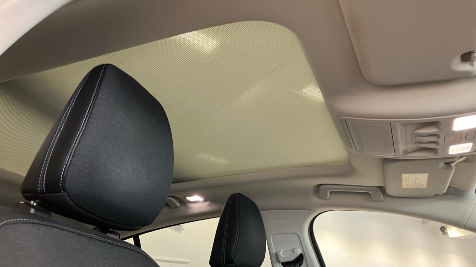 Ford Focus 1.0 EcoBoost 125 Active X 5dr Petrol Hatchback - Image 33