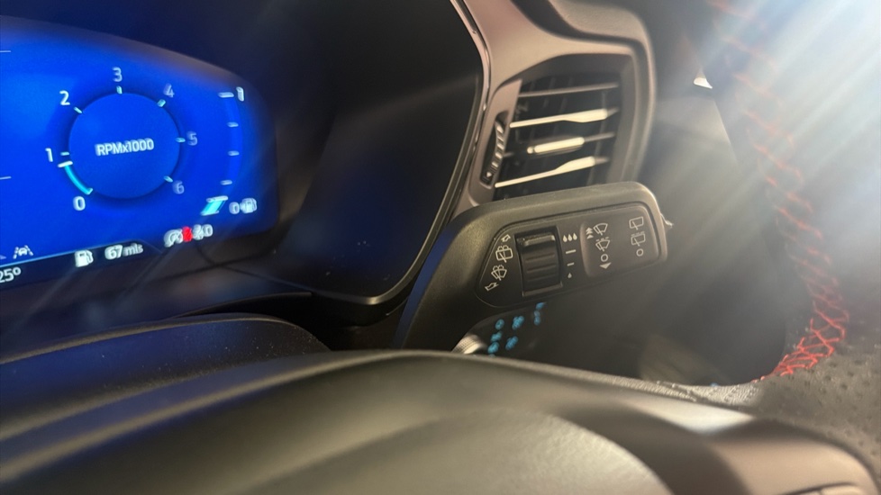 Ford Kuga 1.5 EcoBlue ST-Line Edition 5dr Diesel Estate - Image 23