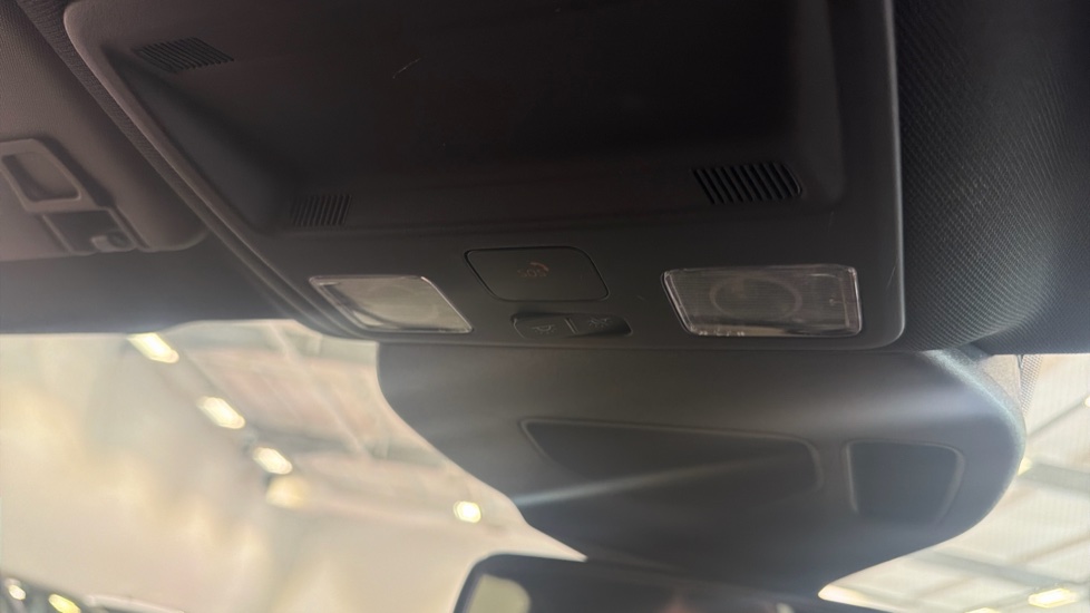 Ford Kuga 1.5 EcoBlue ST-Line Edition 5dr Diesel Estate - Image 34