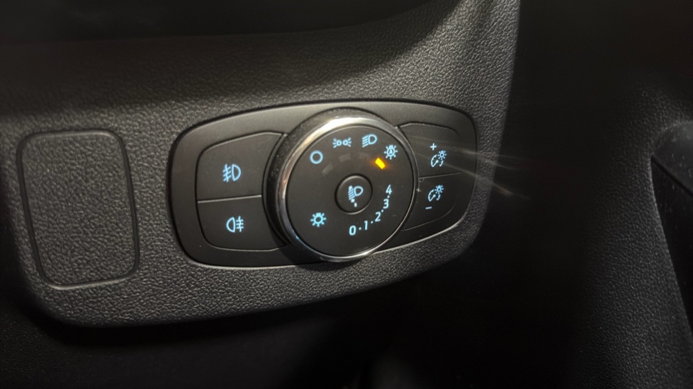 Ford Puma 1.0 EcoBoost Hybrid mHEV ST-Line 5dr Petrol Hatchback - Image 38