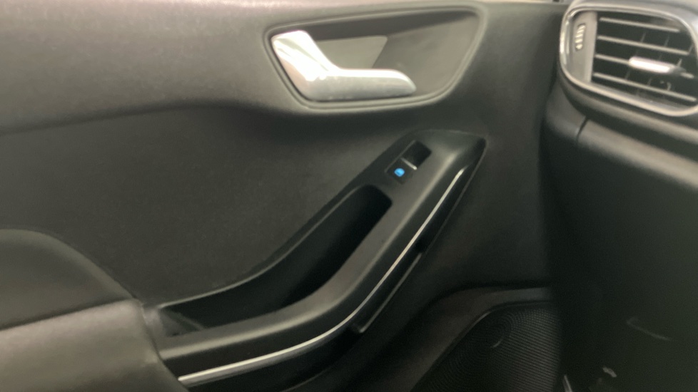 Ford Fiesta 1.0 EcoBoost 125 ST-Line Edition 5dr Petrol Hatchback - Image 41