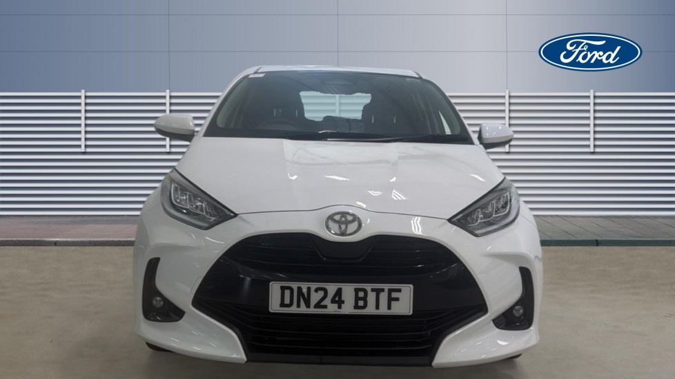 Toyota Yaris 1.5 Hybrid Design 5dr CVT Hybrid Hatchback - Image 3